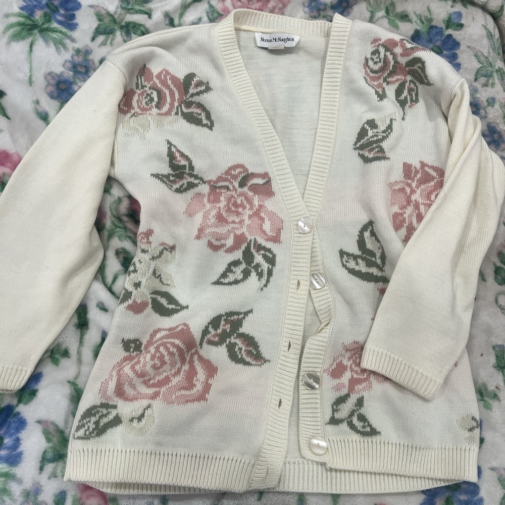 Vintage cream and pink floral knit cardi sweater